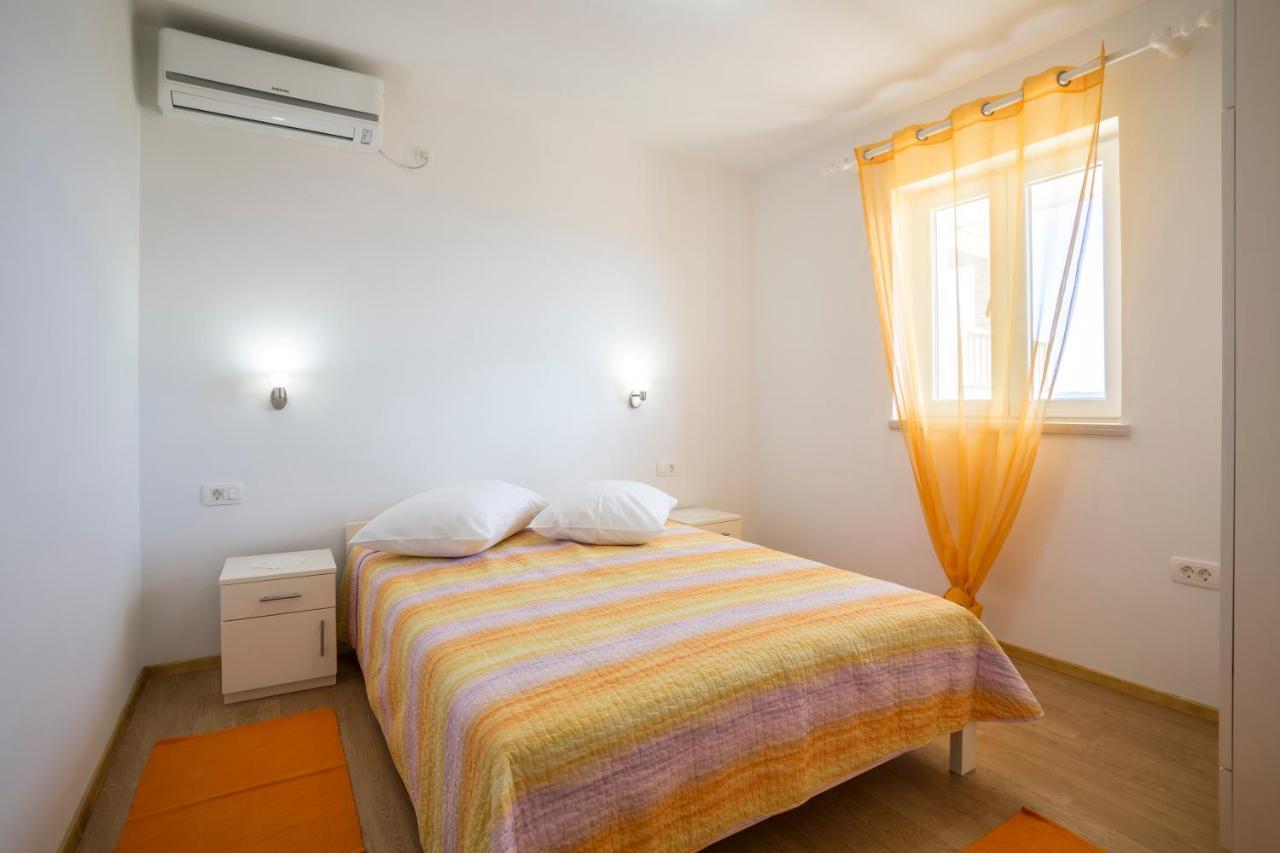 Apartmani Bezmalinovic 볼 외부 사진