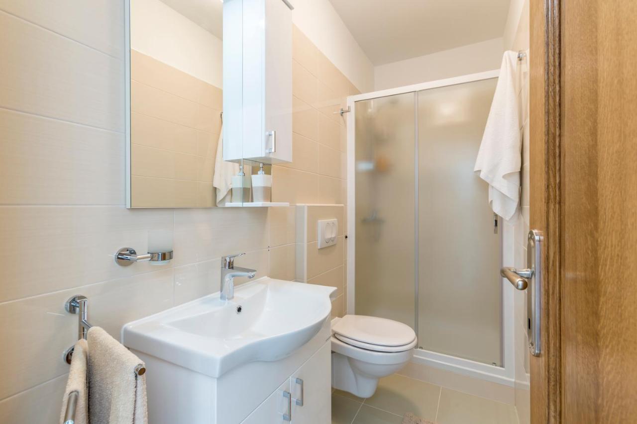 Apartmani Bezmalinovic 볼 외부 사진