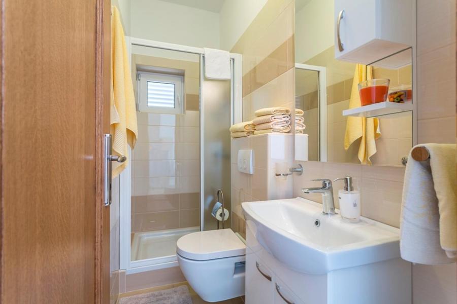 Apartmani Bezmalinovic 볼 외부 사진